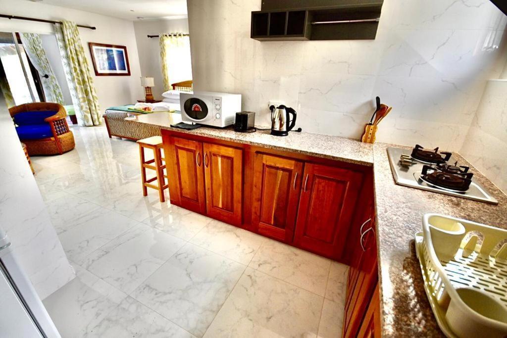Sea Splash Self Catering And La Petite Maison 그랑당스 외부 사진