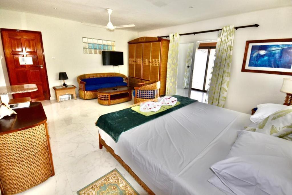 Sea Splash Self Catering And La Petite Maison 그랑당스 외부 사진