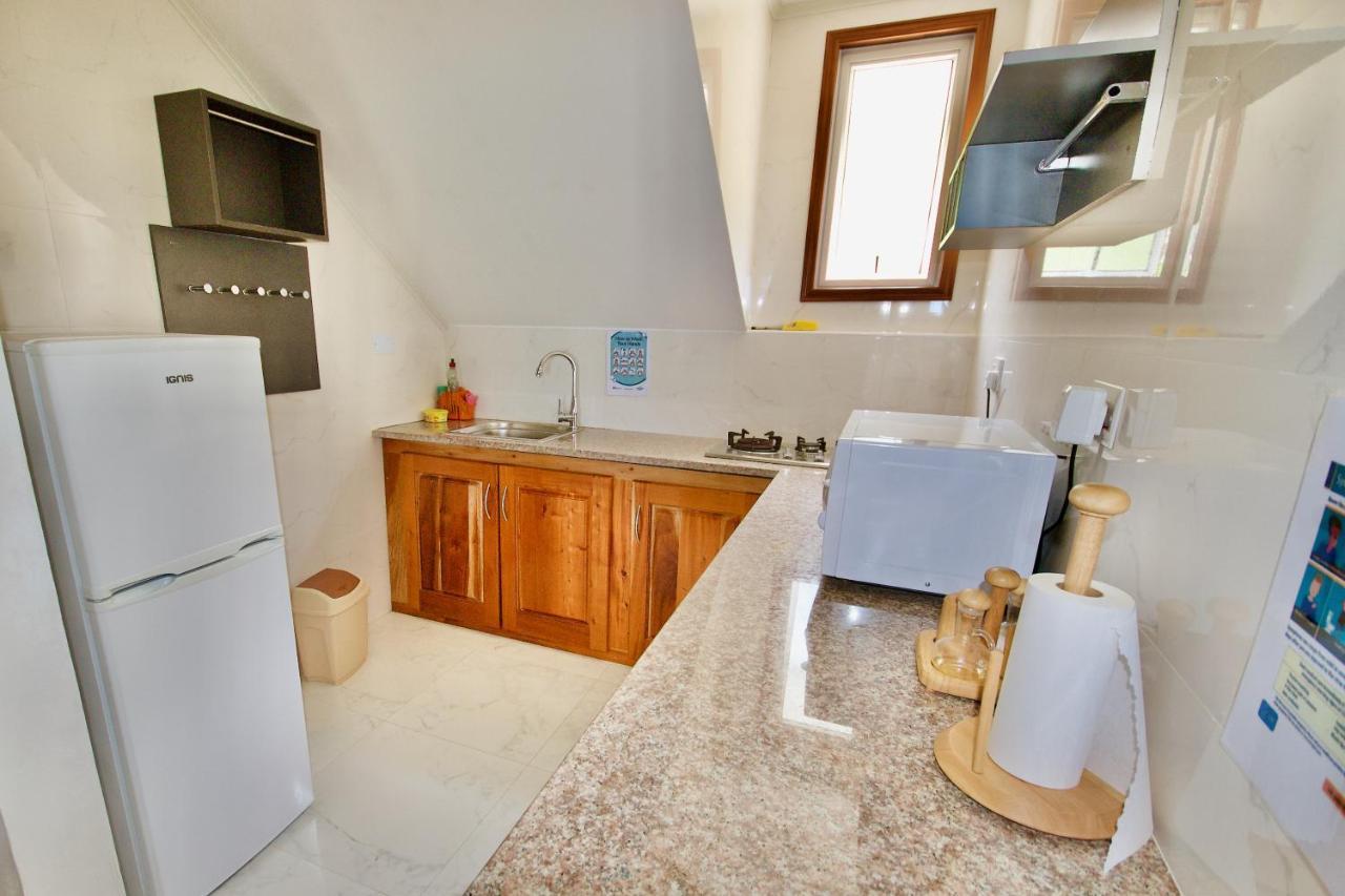 Sea Splash Self Catering And La Petite Maison 그랑당스 외부 사진
