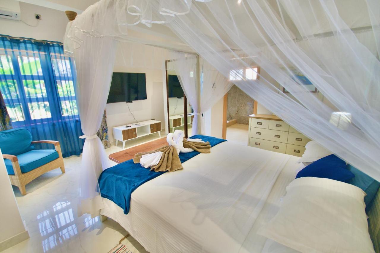 Sea Splash Self Catering And La Petite Maison 그랑당스 외부 사진