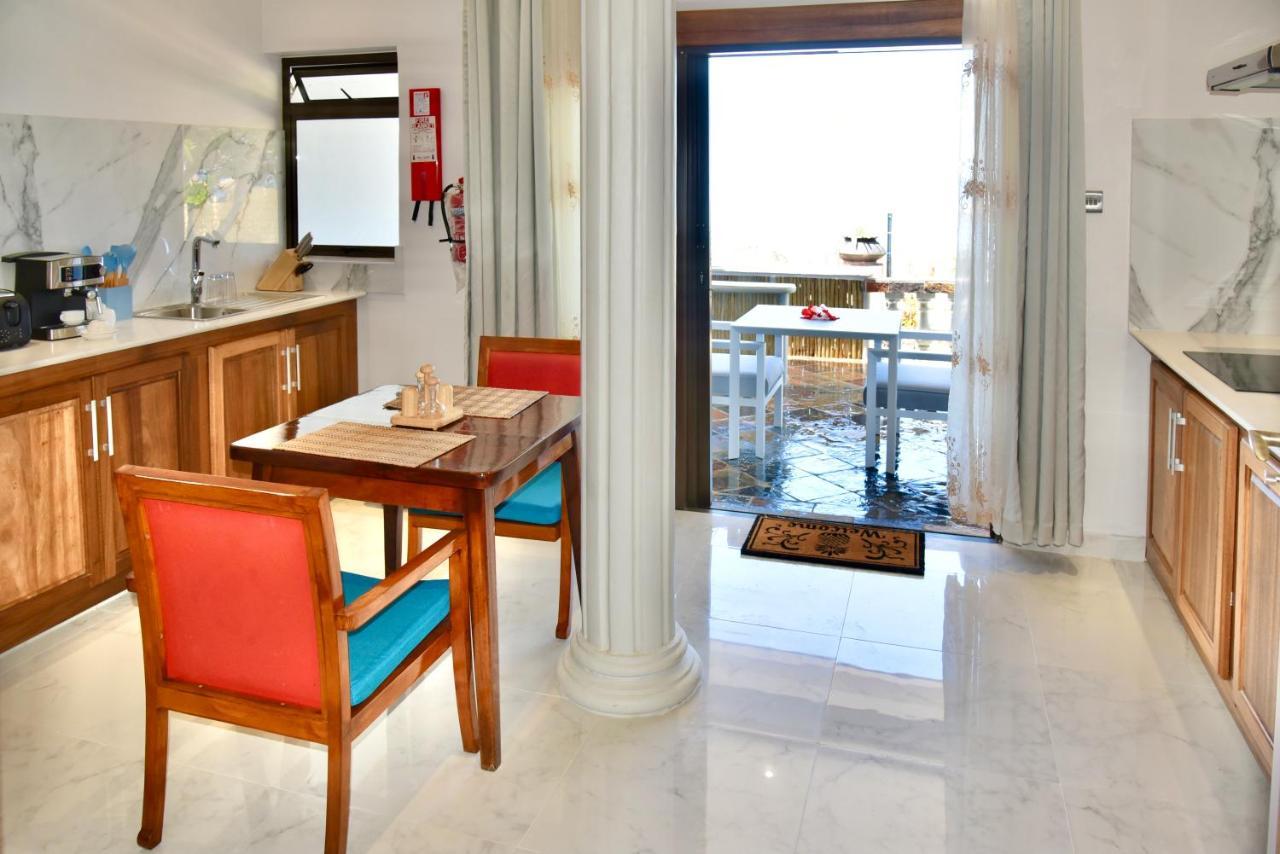 Sea Splash Self Catering And La Petite Maison 그랑당스 외부 사진