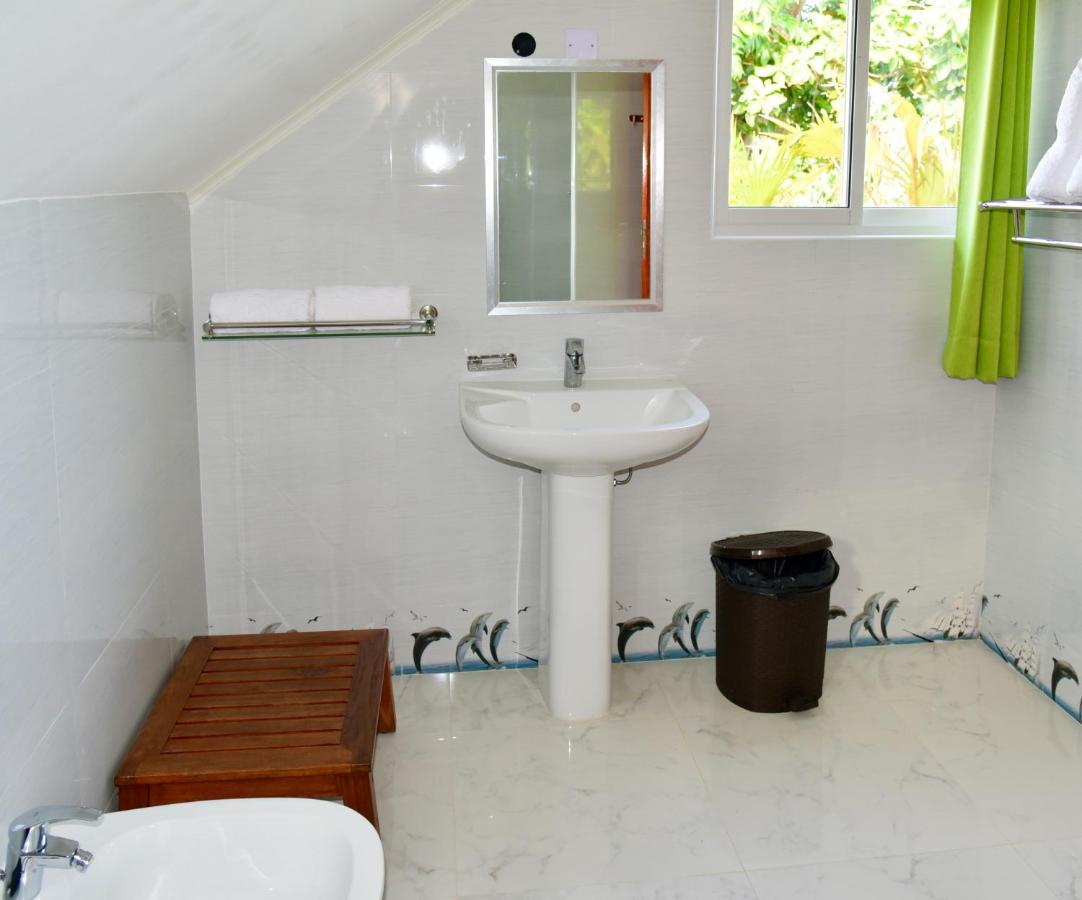 Sea Splash Self Catering And La Petite Maison 그랑당스 외부 사진