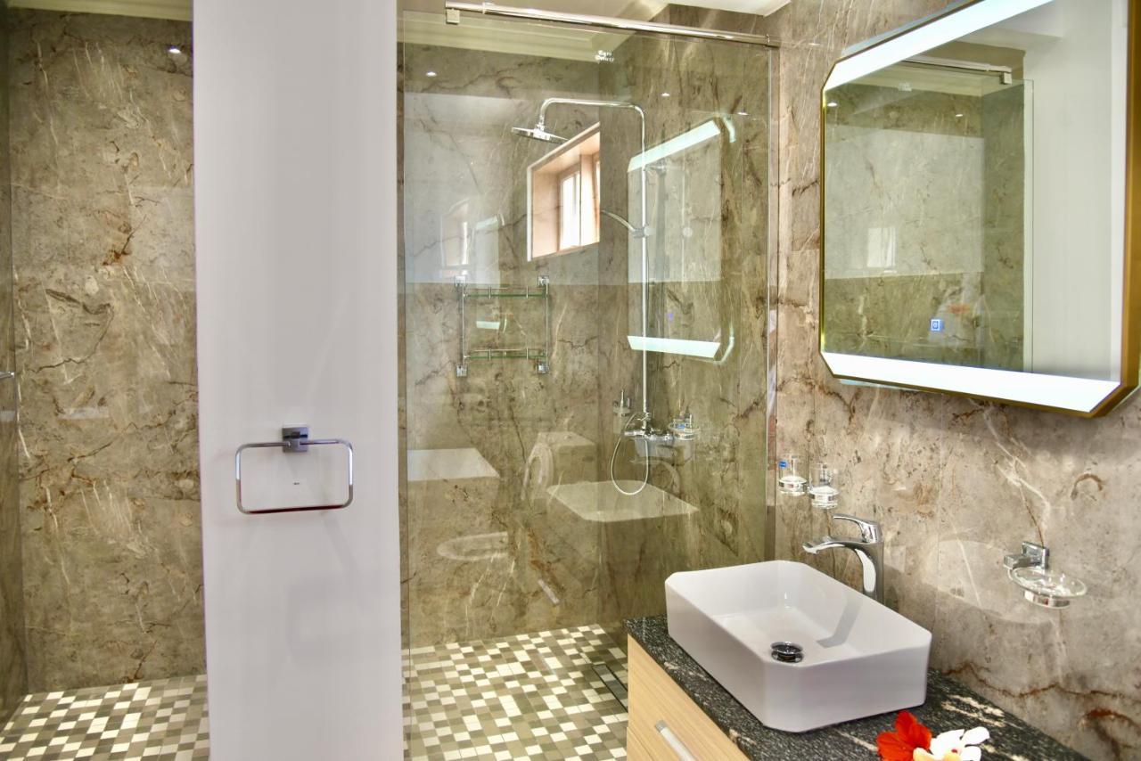 Sea Splash Self Catering And La Petite Maison 그랑당스 외부 사진