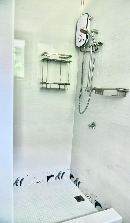 Sea Splash Self Catering And La Petite Maison 그랑당스 외부 사진